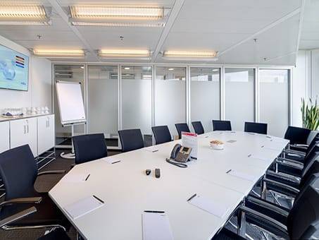 Moderne Büros & Coworking im Düsseldorfer Medienhafen mit Rheinblick — Bild 8