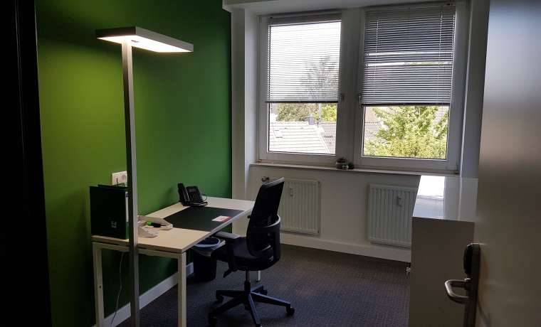 Modernes Business Center mit Büros & Coworking in