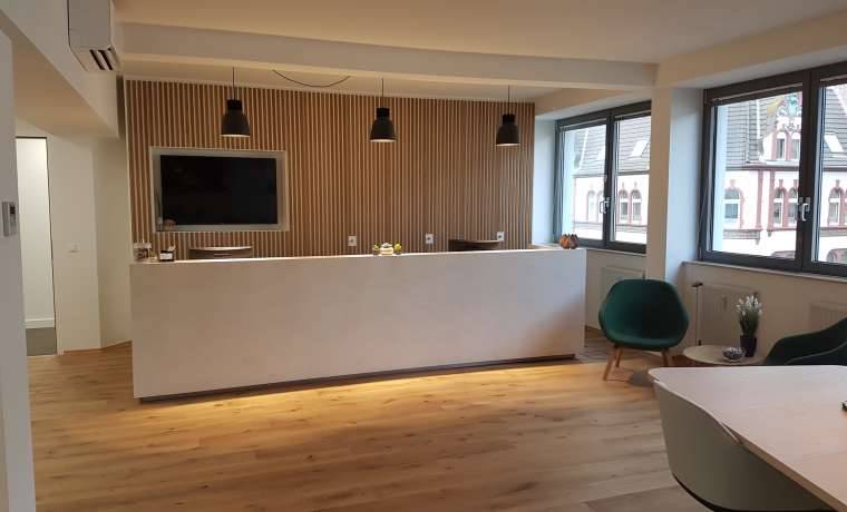 Modernes Business Center mit Büros & Coworking in