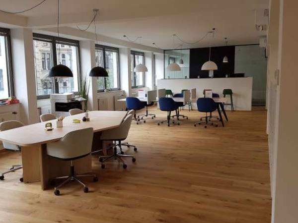 Moderne Büros & Coworking im Business Center in — Bild 1