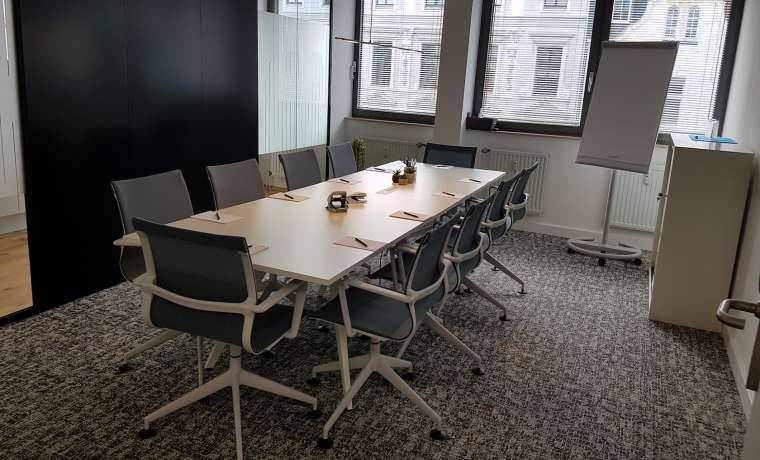 Modernes Business Center mit Büros & Coworking in