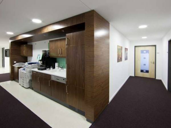 Moderne Büros & Coworking Spaces mit Altstadtblick in — Bild 5