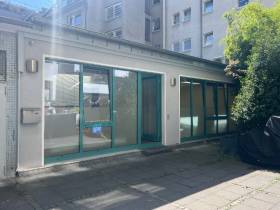 Schreibtisch-Arbeitsplatz in schöner Bürogemeinschaft