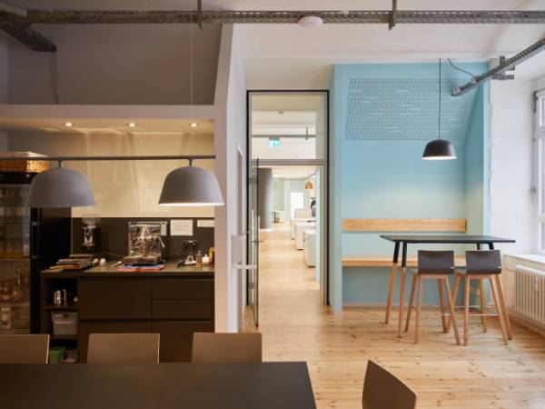 Bürogemeinschaft in schönem Altbau in Berlin Kreuzberg — Bild 1