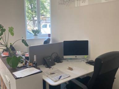 Abschließbares Büro in Berlin (Mitte) – Helle Bürogemeinschaft im Altbau in Berlin-Mitte — Bild 1