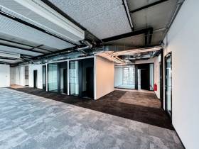 Geschäftsräume zur Untermiete als Erstbezug mit autarkem Eingang