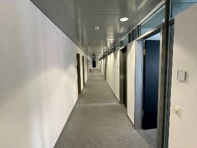Abschließbares Büro in München (Ludwigsvorstadt-Isarvorstadt) – Moderne Büroflächen in repräsentativem Gebäude zu vermieten. — Bild 1