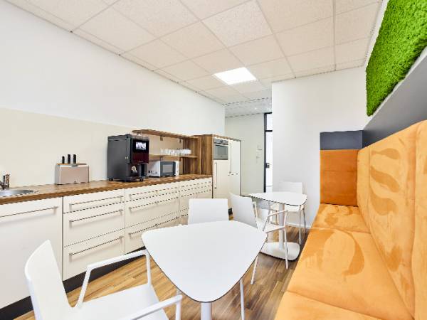 Hochwertige Büroräume in modernisierter Bürogemeinschaft in Ismaning — Bild 5