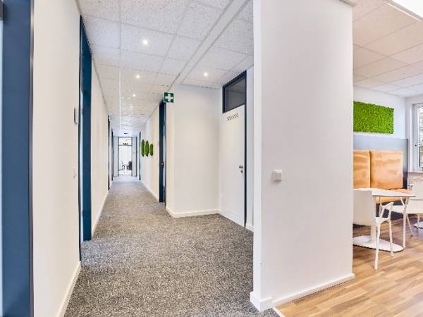 Hochwertige Büroräume in modernisierter Bürogemeinschaft in Ismaning — Bild 6