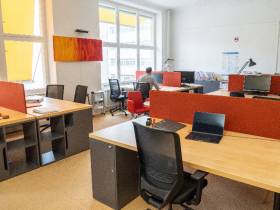 Schreibtische, Workspace und Team Office im Loft