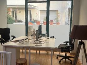 Schreibtisch-Arbeitsplatz in schöner Bürogemeinschaft