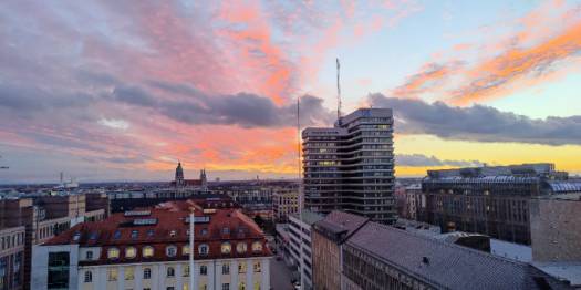 Arbeitsplätze im Glaskuppel-Büro in der Maxvorstadt ab 400 Euro