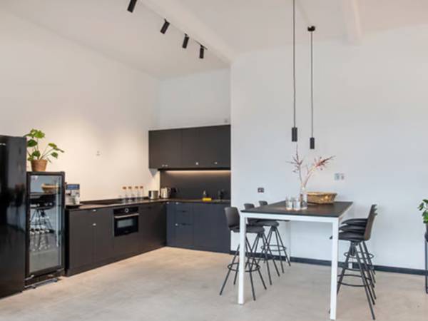 Bürofläche in Berlin (Kreuzberg) – Kreative Bürogemeinschaft mit Spreeblick in Berlin-Kreuzberg — Bild 2