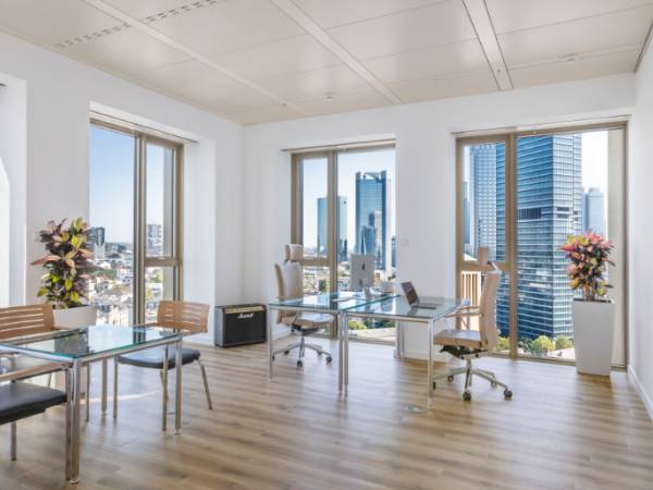 Moderne Büros & Coworking mit Weitblick in Frankfurt-Innenstadt — Bild 1