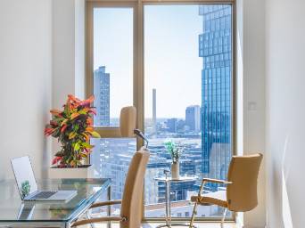 Moderne Büros & Coworking mit Weitblick in Frankfurt-Innenstadt — Bild 4