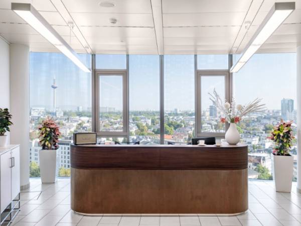 Moderne Büros & Coworking mit Weitblick in Frankfurt-Innenstadt — Bild 7