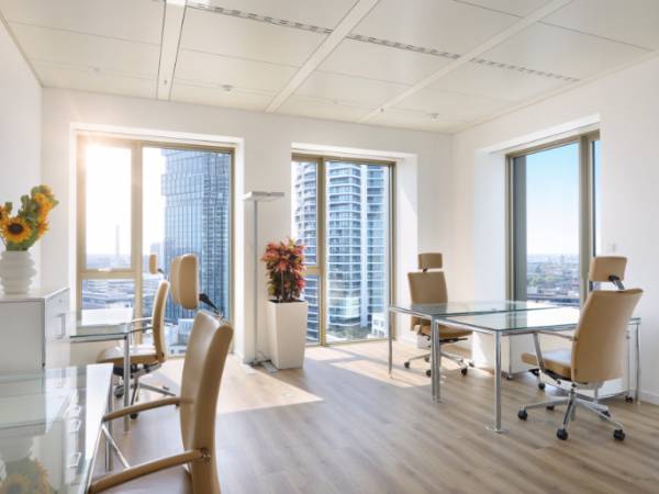 Moderne Büros & Coworking mit Weitblick in Frankfurt-Innenstadt — Bild 3