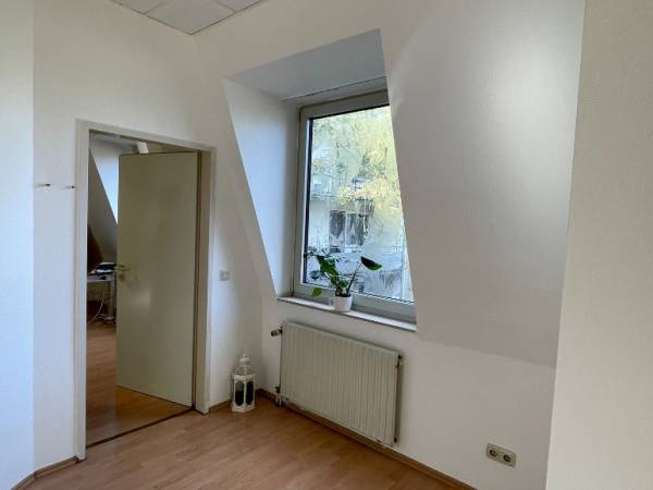 Gemütliche Büroräume mit viel Tageslicht in Düsseldorf-Derendorf — Bild 6