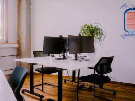 Heller Büroraum (29 m²) zur Dauervermietung im modernen Co-Working Umfeld