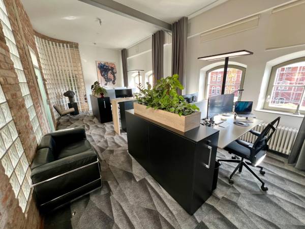 Designorientierte Bürogemeinschaft im Loft in München-Schwabing-West — Bild 1