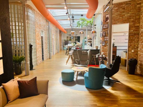 Designorientierte Bürogemeinschaft im Loft in München-Schwabing-West — Bild 4