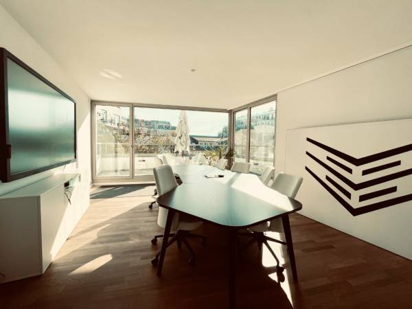 Abschließbares Büro in Berlin (Mitte) – Modernes Coworking Penthouse mit Sonnenterrassen in Berlin-Mitte — Bild 4