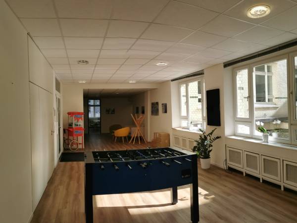 Lichtdurchflutete Büroräume in Bürogemeinschaft im Hanseviertel, — Bild 8