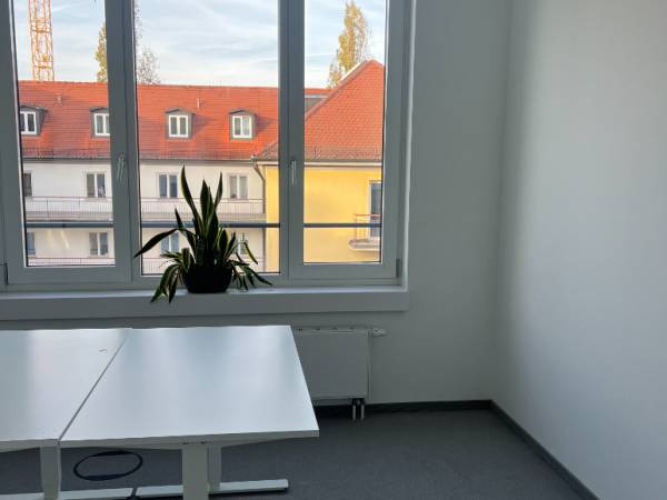 Schreibtischplatz in München (Ludwigsvorstadt-Isarvorstadt) – Helle Büroräume in moderner Bürogemeinschaft in — Bild 3