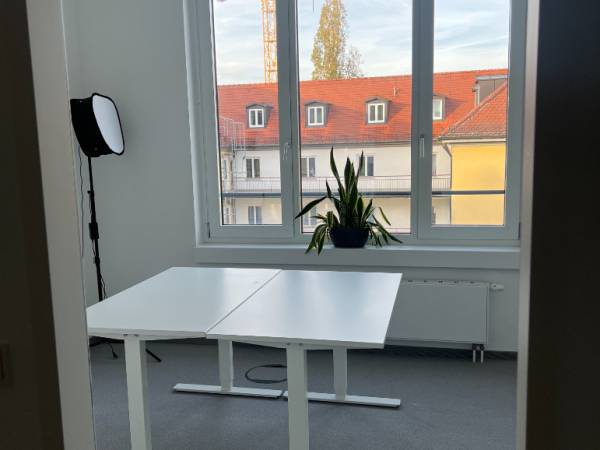 Schreibtischplatz in München (Ludwigsvorstadt-Isarvorstadt) – Helle Büroräume in moderner Bürogemeinschaft in — Bild 5