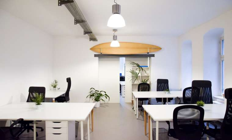 architektur einfacher büroraum offices möblierter büroraum für bis zu personen neben dem görlitzer park mieten architektur einfacher büroraum offices möblierter büroraum für bis zu personen neben dem görlitzer park mieten